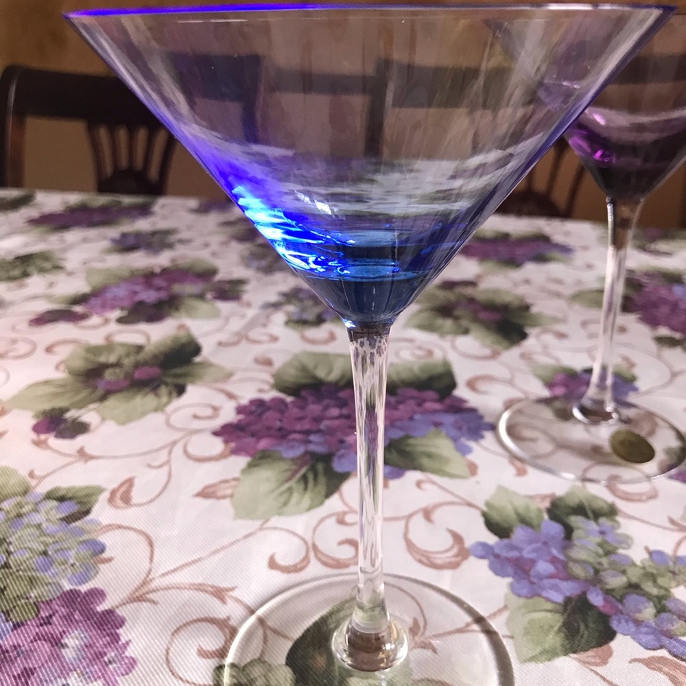 SOLD—-SIX HAND BLOWN MARTINI GLASSES - Picture 7 of 8